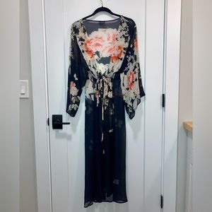 SAACHI Anthropologie Kimono Poncho Top Floral Black One Size